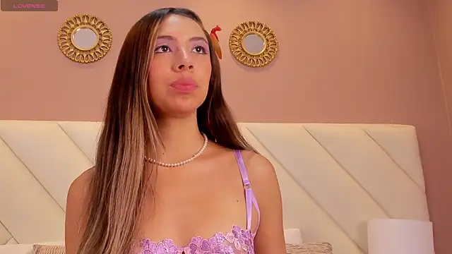 ValeryGomezz online show from April 2026 02:53:01 PM