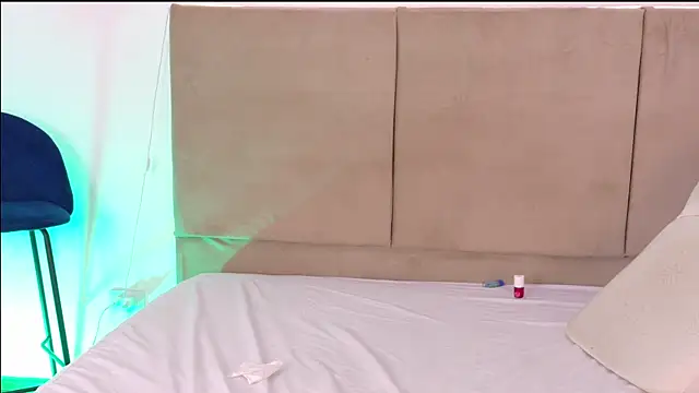 AlexLamunequita online show from April 2026 07:58:02 PM