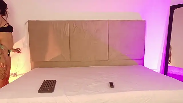 AlexLamunequita online show from February 2026 10:56:01 PM