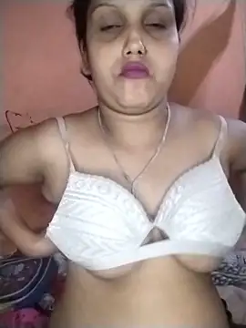 Nency Love143 online show from May 2026 05:21:02 PM