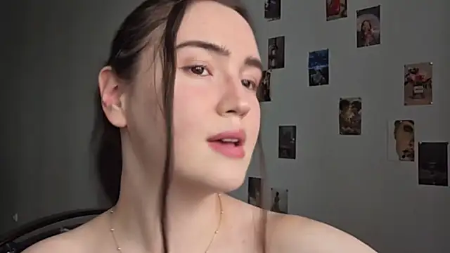 RedginBluebersky online show from April 2026 11:17:01 AM