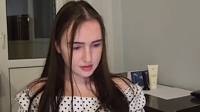 RedginBluebersky online show from April 2026 06:58:02 PM
