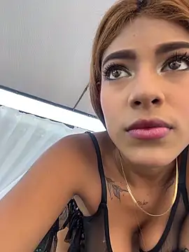 SinLunaXXX online show from April 2026 09:27:01 PM