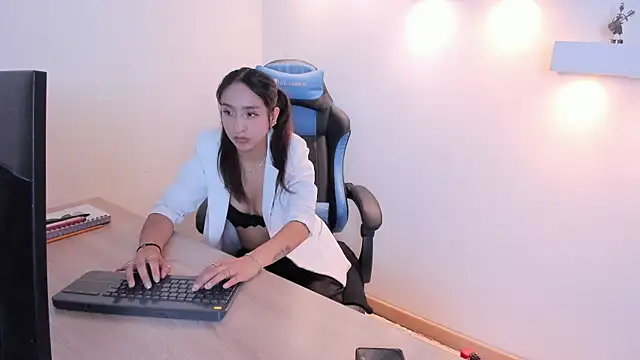 Gaia n Nix online show from April 2026 03:43:02 AM