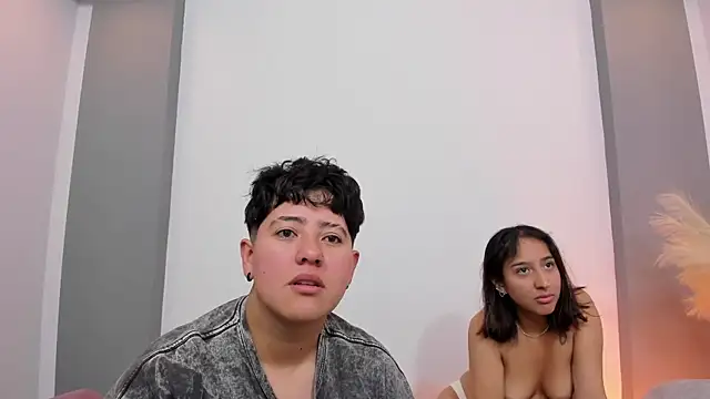 Gaia n Nix online show from May 2026 03:17:01 AM