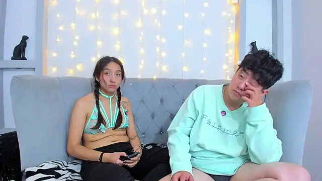 Gaia n Nix online show from April 2026 04:41:01 AM