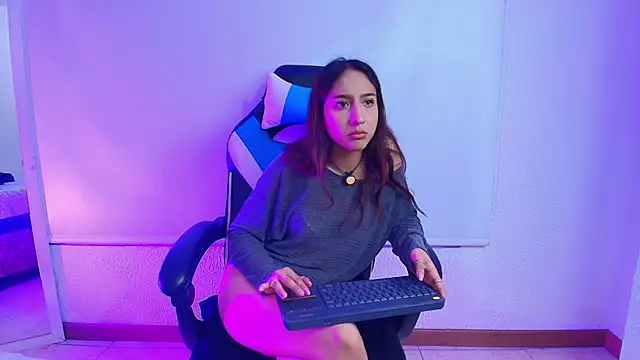 Gaia n Nix online show from March 2026 03:15:02 AM