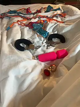 Snapshot of Takes2ToTango chatting on February 2026 12:44:01 AM Takes2ToTango online show from February 2026 12:44:01 AM