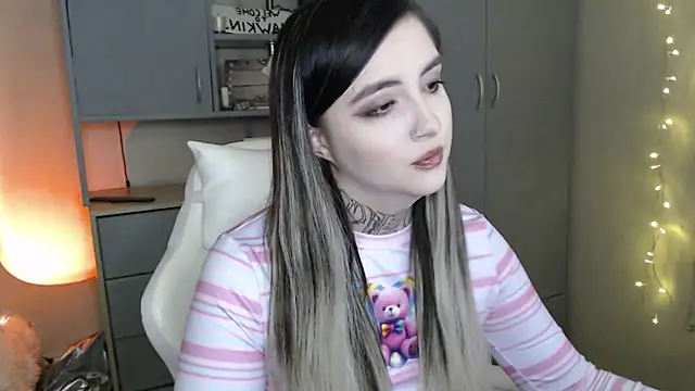 Rin Tozier online show from February 2026 12:45:01 AM