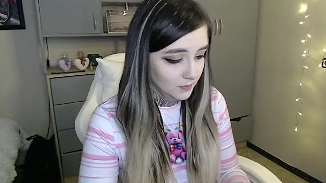 Rin Tozier online show from April 2026 01:23:01 AM