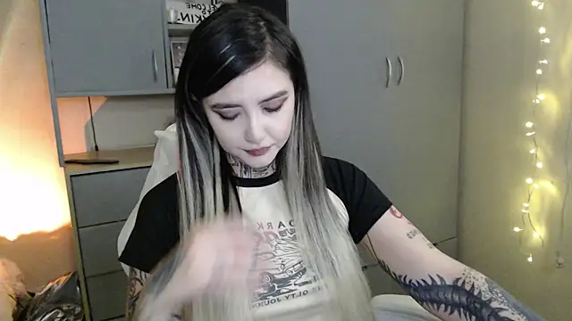 Rin Tozier online show from February 2026 12:44:02 AM