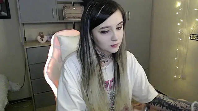 Rin Tozier online show from March 2026 01:16:02 AM