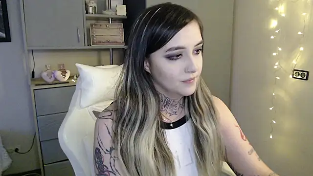 Rin Tozier online show from April 2026 01:45:02 AM