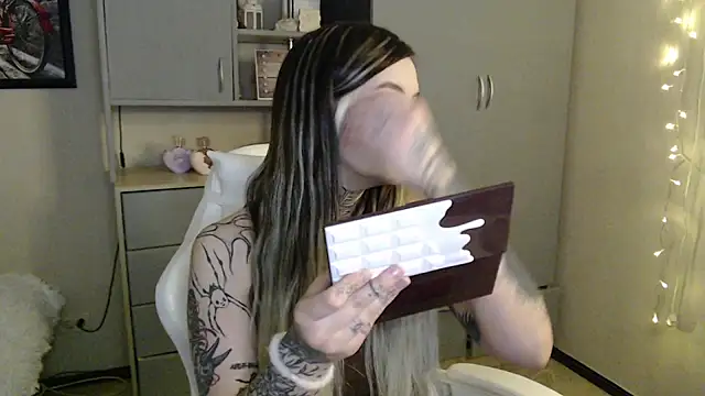 Rin Tozier online show from March 2026 01:18:02 AM