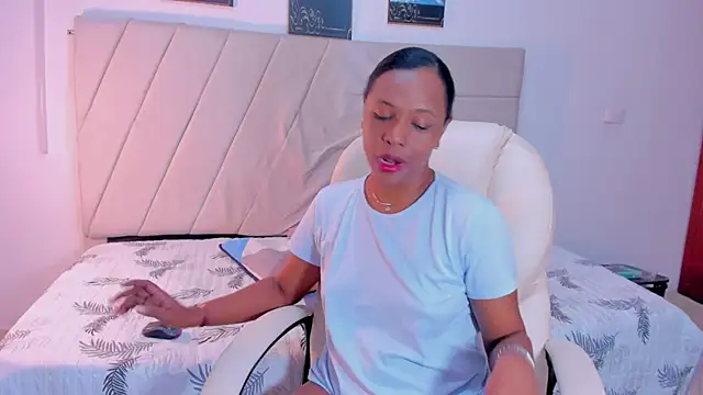 samaraa smith1 online show from April 2026 12:19:02 PM