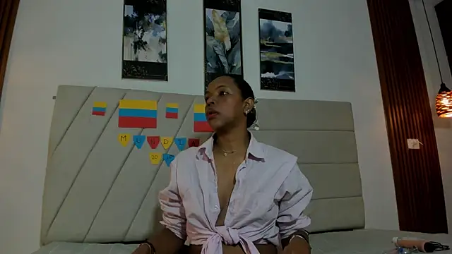 Snapshot of samaraa_smith1 chatting on July 2026 12:43:01 PM samaraa smith1 online show from July 2026 12:43:01 PM
