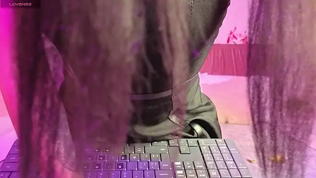 emma wilder  online show from March 2026 07:17:01 PM