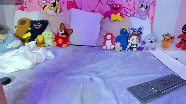 emma wilder  online show from March 2026 07:41:01 PM