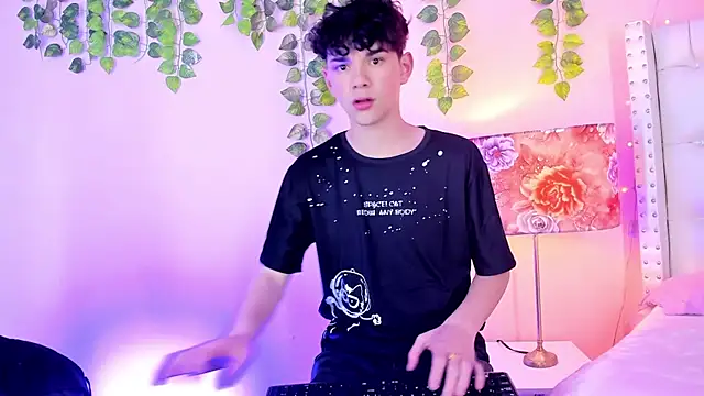 Philippsx online show from April 2026 04:47:02 AM