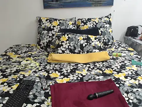 MissRedHotRaven online show from February 2026 05:47:02 PM