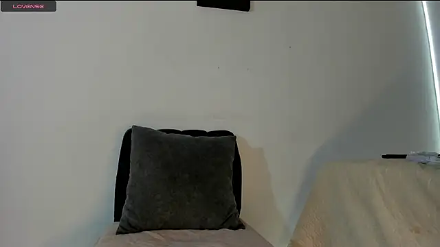 emma  castle online show from February 2026 01:13:01 PM