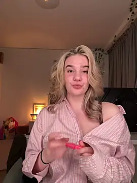 SexyVeloura online show from March 2026 08:05:01 PM