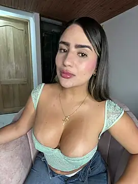 Snapshot of Miilana_ chatting on May 2026 10:20:02 PM Miilana online show from May 2026 10:20:02 PM