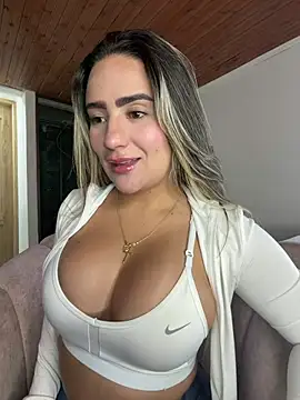 Snapshot of Miilana_ chatting on June 2026 09:31:02 PM Miilana online show from June 2026 09:31:02 PM
