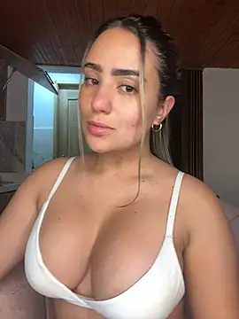 Miilana  online show from April 2026 10:43:02 AM