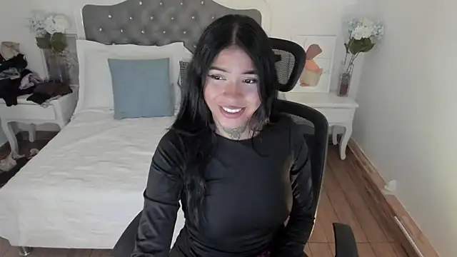 Aisha Haddad online show from April 2026 01:28:02 PM