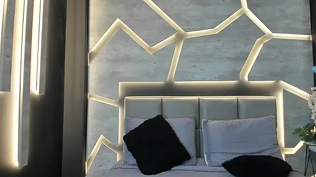 SinLickerr online show from February 2026 08:11:02 PM