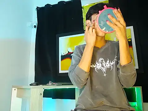 jullian ricci online show from March 2026 07:26:01 PM