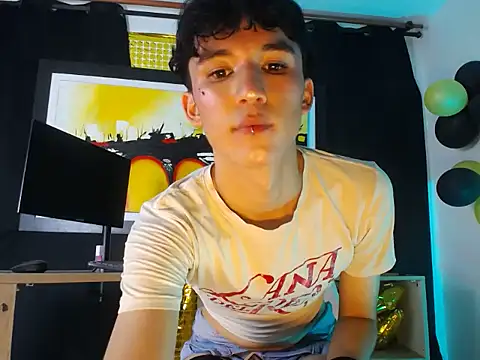 jullian ricci online show from March 2026 02:04:02 AM