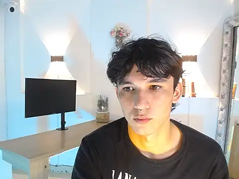 jullian ricci online show from April 2026 08:59:02 PM