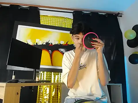 jullian ricci online show from March 2026 07:19:02 PM