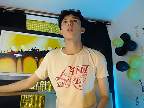 jullian ricci online show from March 2026 08:11:01 PM