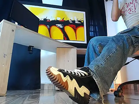 Snapshot of jullian_ricci chatting on February 2026 07:47:01 PM jullian ricci online show from February 2026 07:47:01 PM