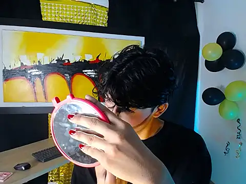 jullian ricci online show from March 2026 07:39:01 PM