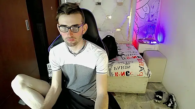 Top and bottom online show from March 2026 08:37:01 PM