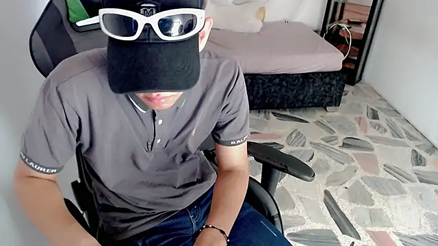 Top and bottom online show from April 2026 08:59:02 PM