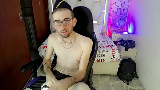 Top and bottom online show from March 2026 08:32:02 PM