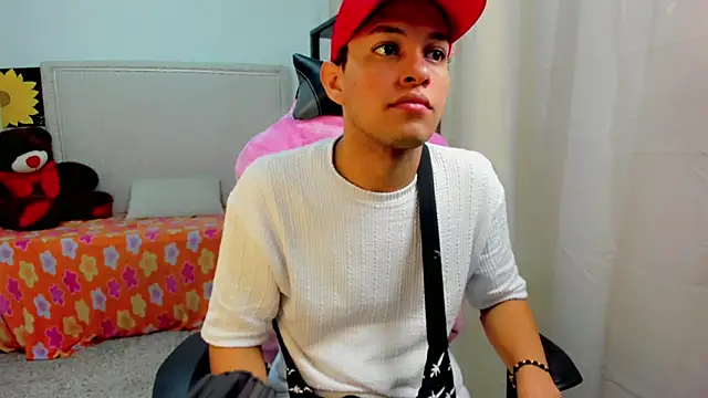 Top and bottom online show from April 2026 09:10:01 PM