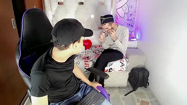 Top and bottom online show from March 2026 08:27:02 PM