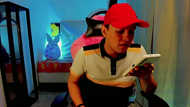 Top and bottom online show from April 2026 08:43:02 PM