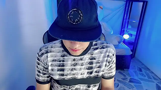 Top and bottom online show from May 2026 07:41:01 PM