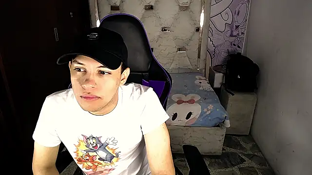 Top and bottom online show from March 2026 08:19:01 PM