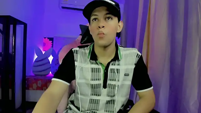 Top and bottom online show from April 2026 08:23:02 PM