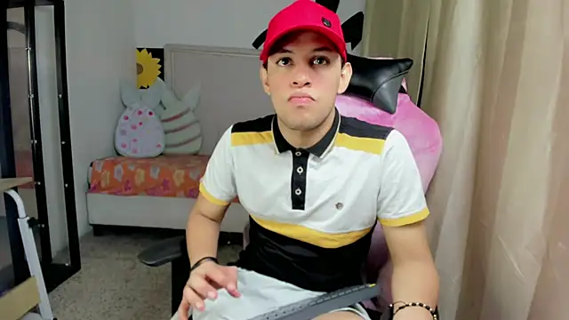 Top and bottom online show from April 2026 09:54:02 PM