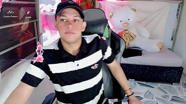 Top and bottom online show from April 2026 09:32:01 PM