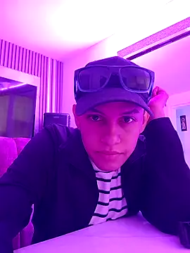 Top and bottom online show from May 2026 06:29:02 PM
